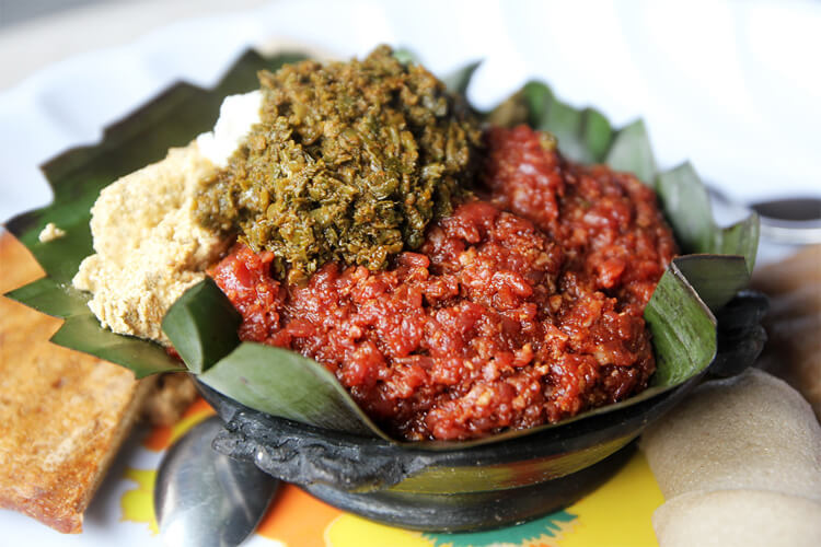 Gomen be siga/ ethiopian kitfo